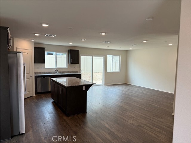 Building Photo - 14077 Shayna St