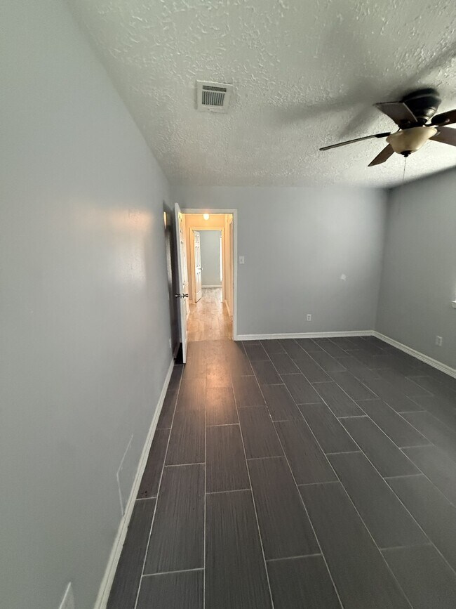 Foto del edificio - 13323 S Thorntree Dr