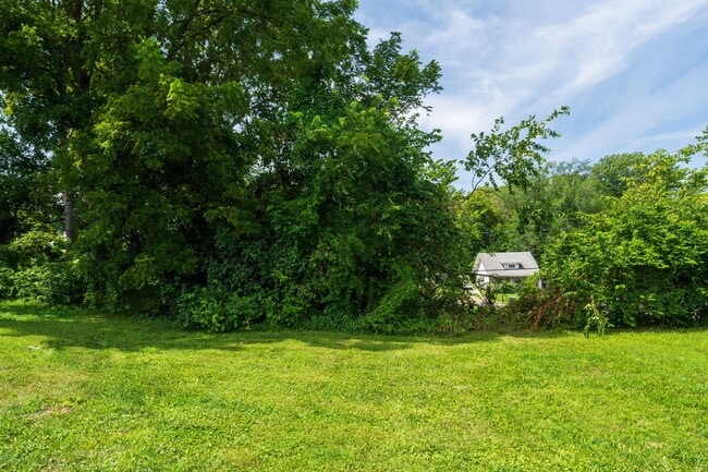 Building Photo - Charming 3-Bedroom Home with Spacious Layo...