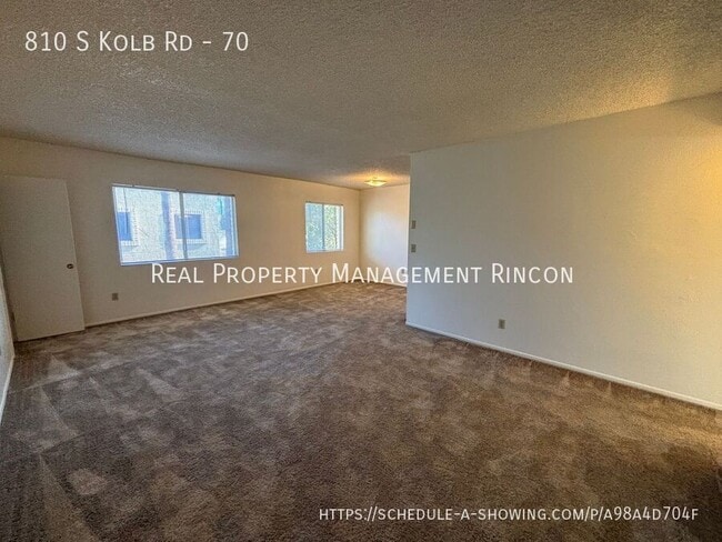 Building Photo - 810 S Kolb Rd