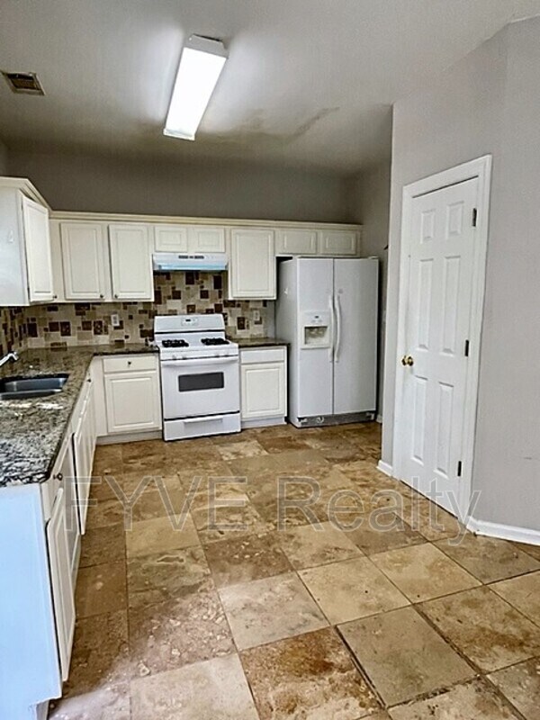 Foto del edificio - 690 Kimball Parc Way