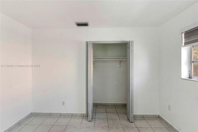 Photo - 2 bedroom in Hilaeah FL 33010 Apartment