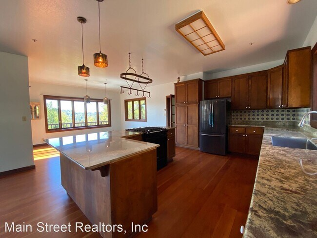 Building Photo - 5 br, 2 bath House - 640 Hester Creek
