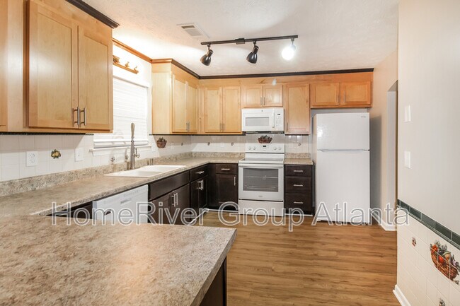 Building Photo - 80 Forest Brook Dr
