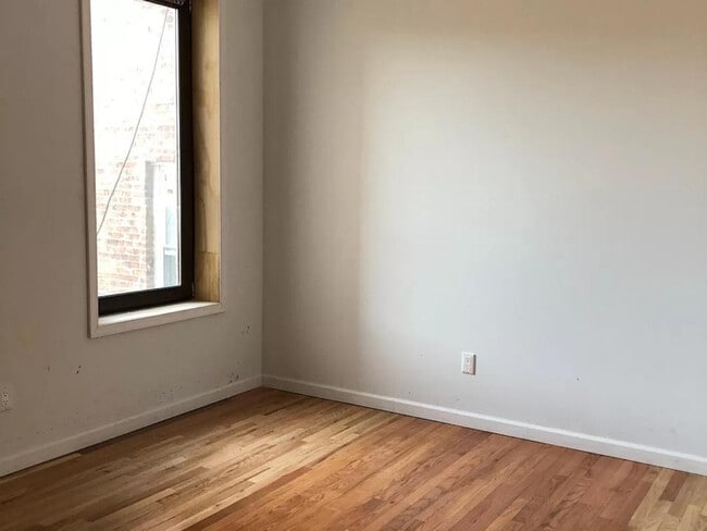 Building Photo - 4 Windsor Terrace