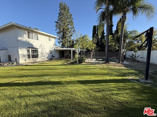 Foto del edificio - 12623 Jolette Ave