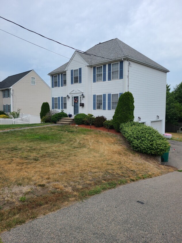Primary Photo - 162 Neponset St