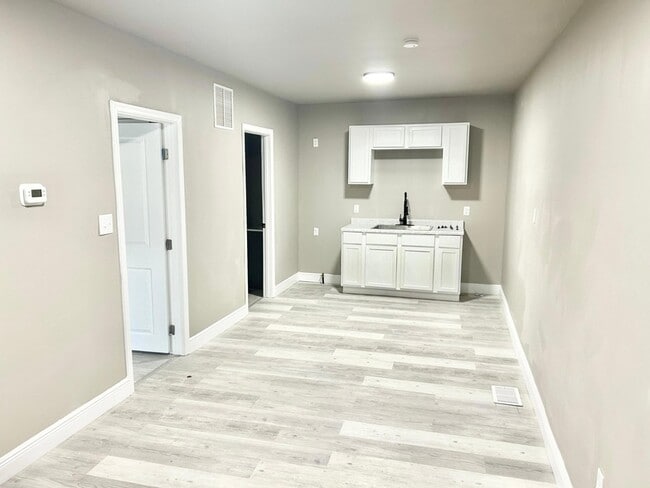Building Photo - 3964 Washington Street Unit 2f