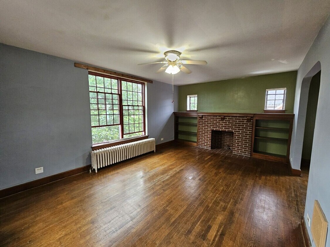 42 Jefferson St Unit 6, Tiffin, OH 44883 Room for Rent in Tiffin, OH