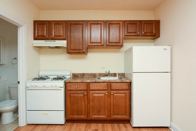 Building Photo - 2600 N Kimball Ave