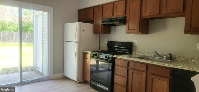 Foto del edificio - 4 Harrington Ln