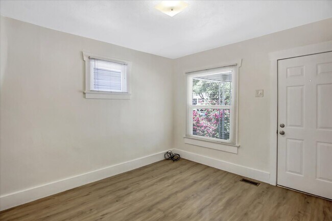 Foto del edificio - 157 W Paxton Ave