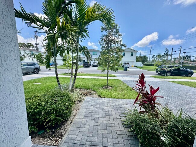 Foto del edificio - 4518 Dow Ln