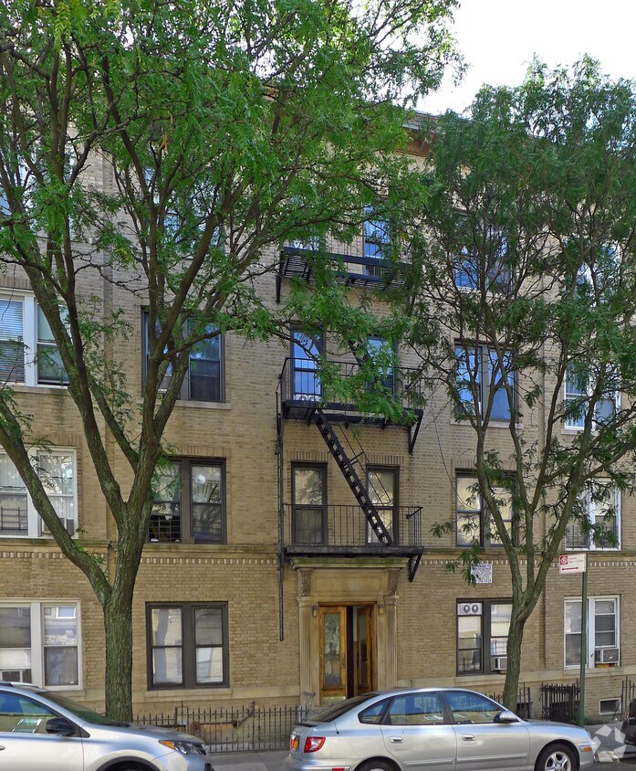 Foto del edificio - 6136 Woodbine St