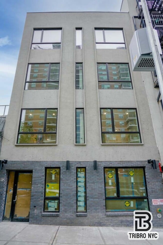Building Photo - 92 Manhattan Ave