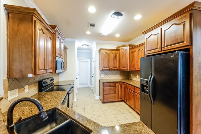 Building Photo - 409 Harvest Loop