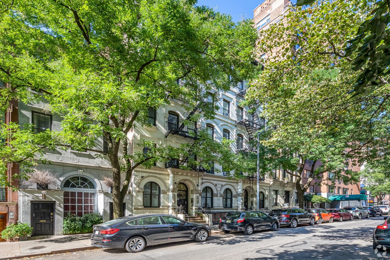 View from Street - 150-152 E 83rd St