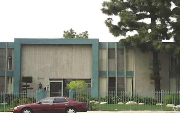 Primary Photo - Sepulveda Manhattan Apartments