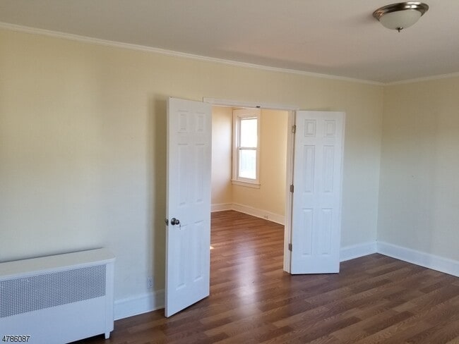 Building Photo - 11 Lewis St