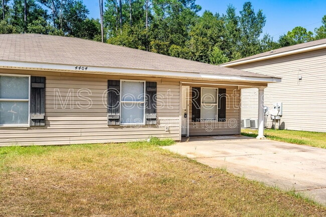 Building Photo - 4404-30th 1/2 St