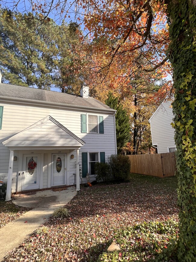 Building Photo - 108 Drumbuie Pl