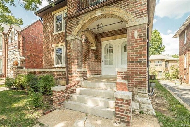 Building Photo - 7375 Amherst Ave