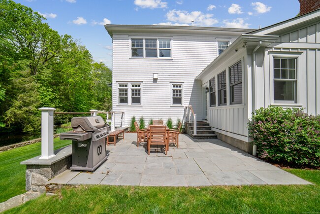 Building Photo - 1 Connors Ln