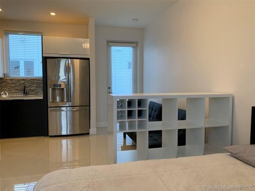 Foto principal - 6315 NW 105th Ct