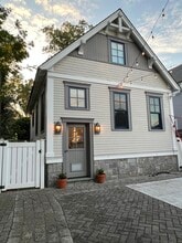 Building Photo - 56 1/2 Roton Ave
