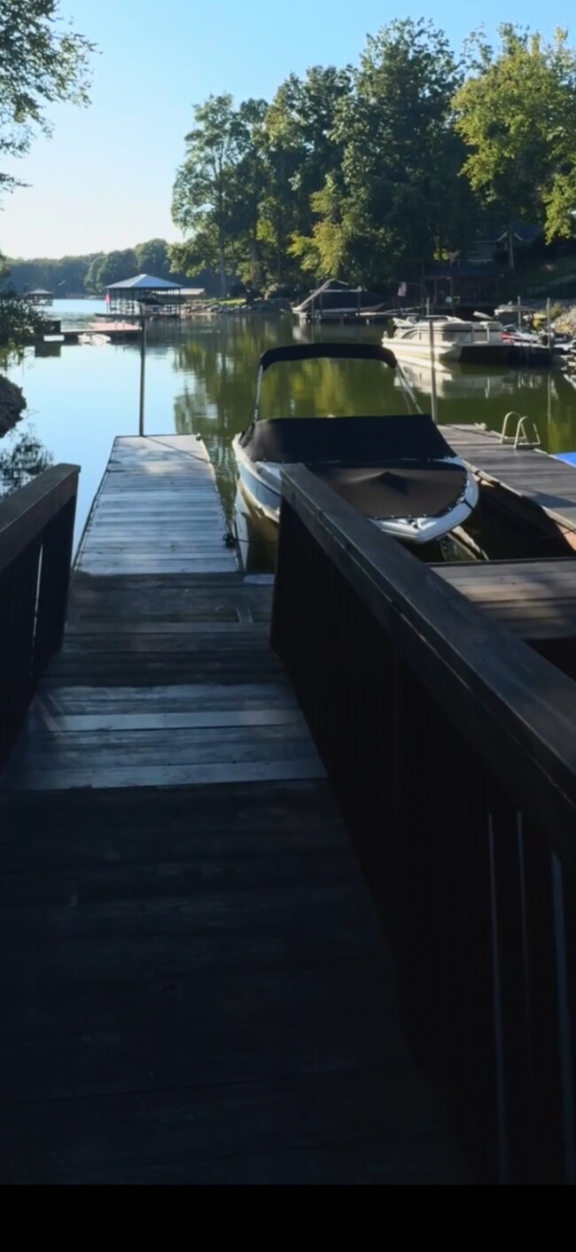 Building Photo - 329 Stumpy Creek Rd