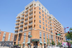 Building Photo - 950 W Monroe St