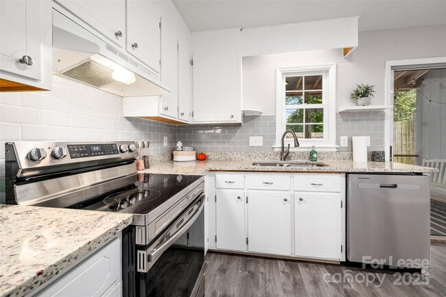 Building Photo - 1422 Delane Ave