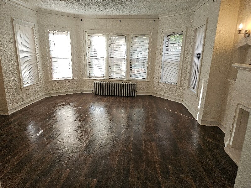 Foto principal - 8119 S Vernon Ave