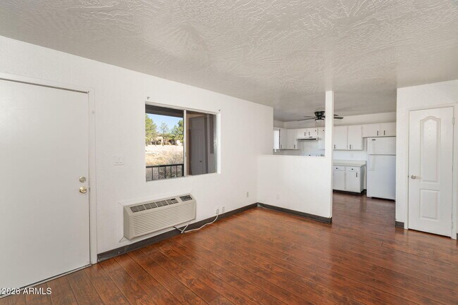 Foto del edificio - 4224 Canyon Trail