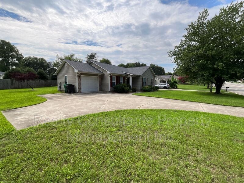 Foto principal - 3901 Johnson St