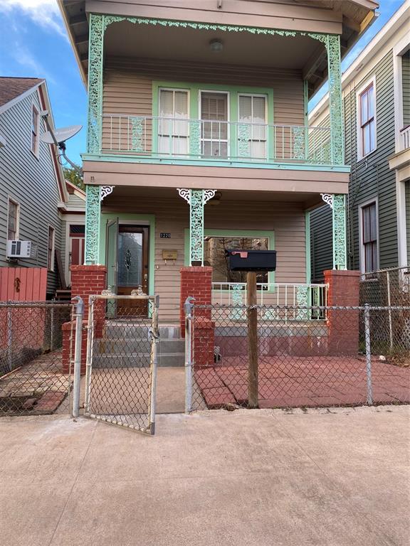 Primary Photo - 1220 Winnie St
