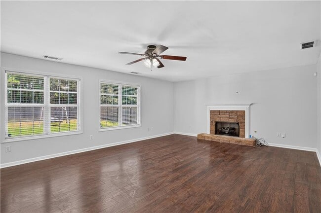 Foto del edificio - 325 Shadowbrooke Cir SW