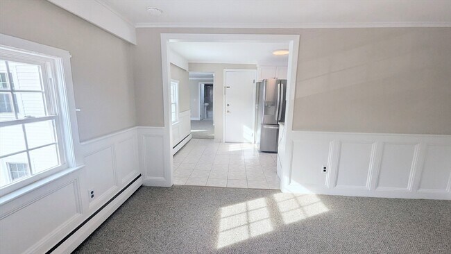 Building Photo - 69 Main St