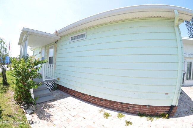 Building Photo - 1931 Coco Plum St NE