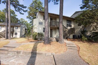 Building Photo - 15919 Golf Club Dr Building Photo - 15919 Golf Club Dr