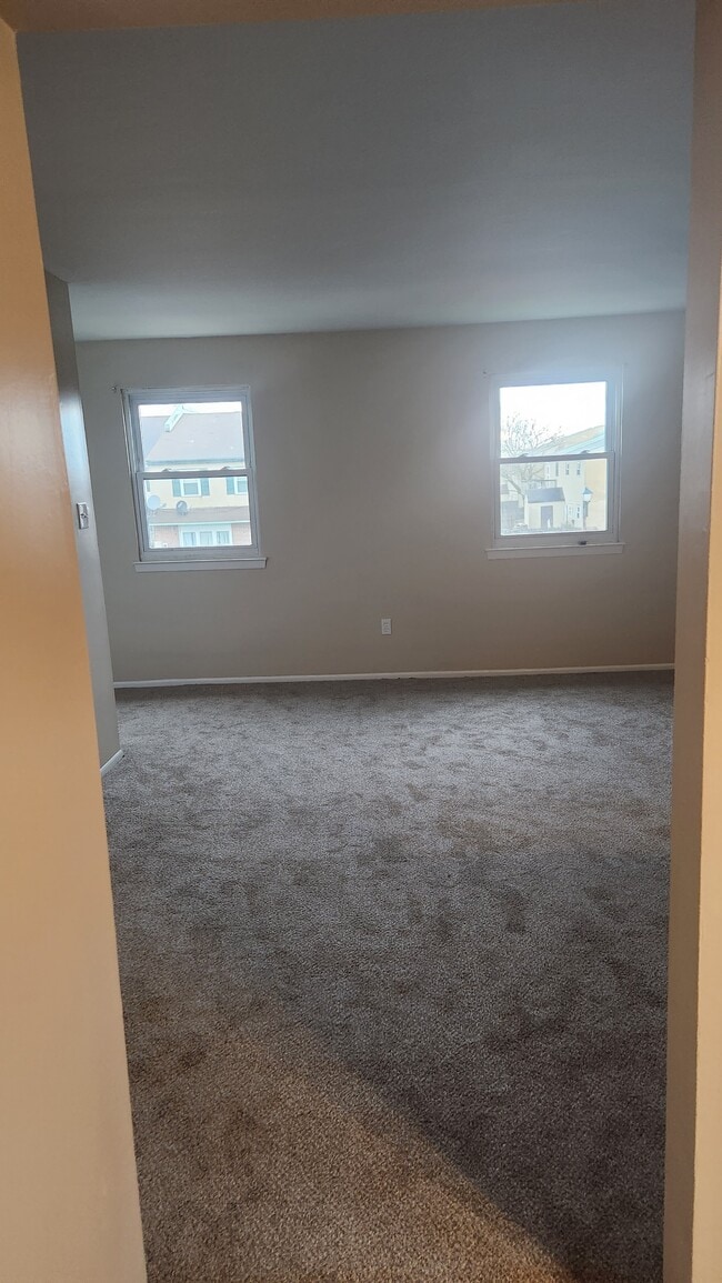 Living Room - 1100 Vincent Rd