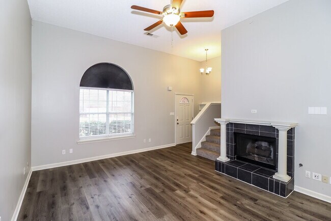 Foto del edificio - 1012 Spanish Trail Ln