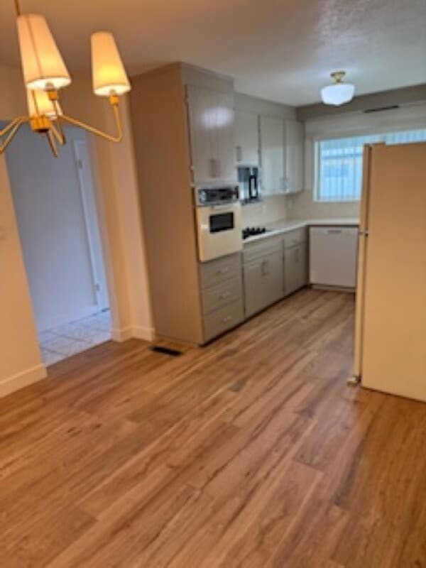 Foto del edificio - 18544 Doris Ct