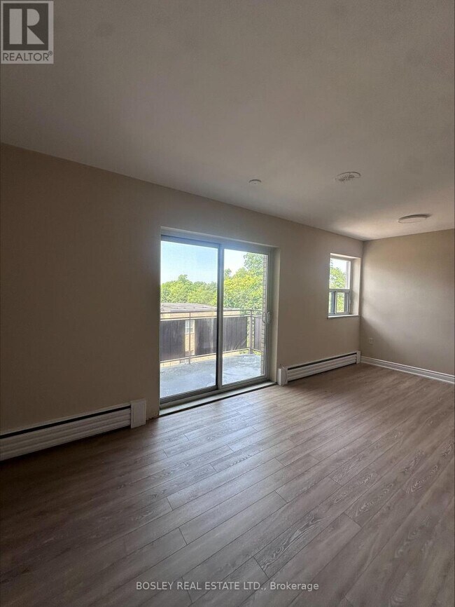 Photo du bâtiment - 605-972 EGLINTON Ave