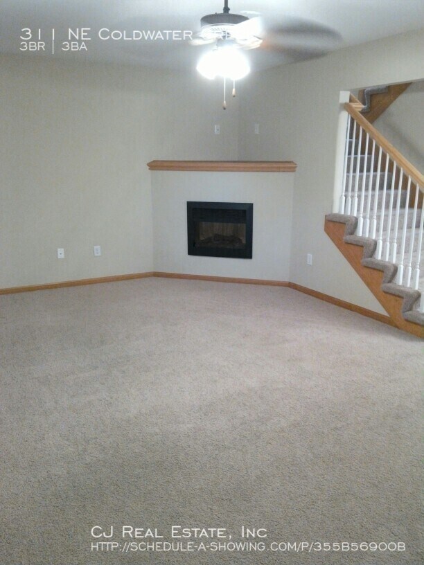 Foto del edificio - 311 NE Coldwater Creek Dr