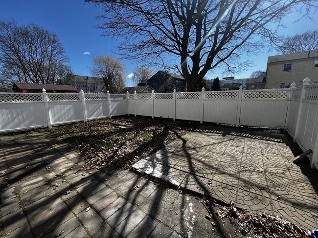 Foto del edificio - 155 Essex St