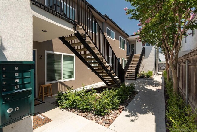 Foto del edificio - 3204 Collier Ave