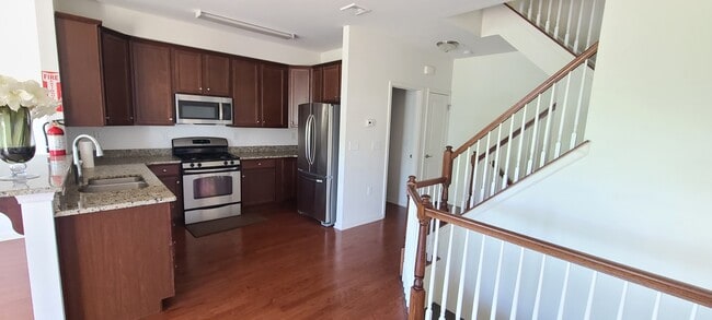 Foto del edificio - 408 Waterview Ct