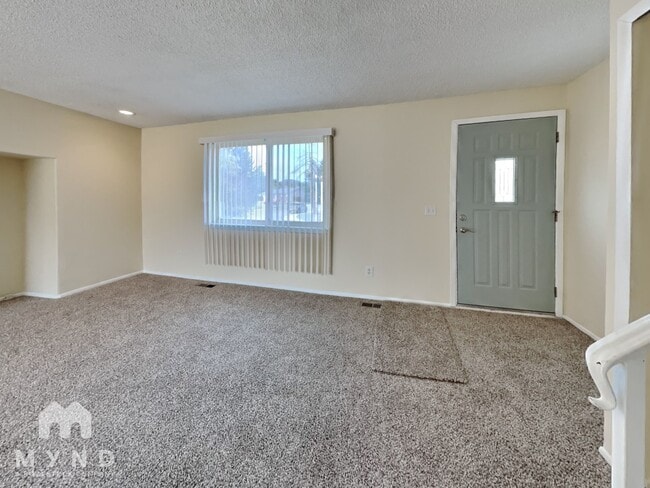 Building Photo - 9894 W Polk Pl