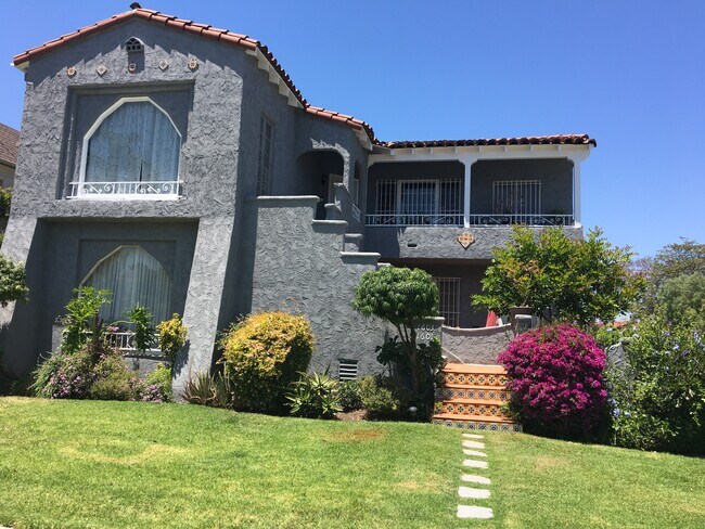 Foto del edificio - 1603 Stearns Dr